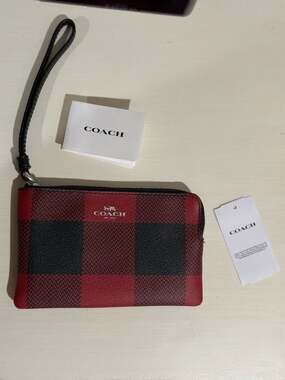 COACH C7307 Corner Zip Wristlet with Buffalo Plaid Red Black
